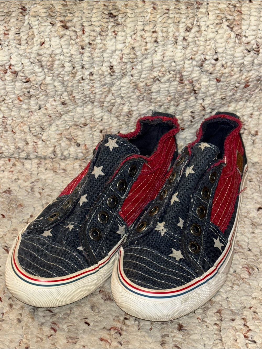 Blowfish Malibu Play Slip-on Sneakers Americana/Stars Stripes Canvas 6.5